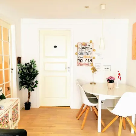 5 Min Walk To Lego House - 80M2 - 2 Bedroom Apartment With Garden Apartment